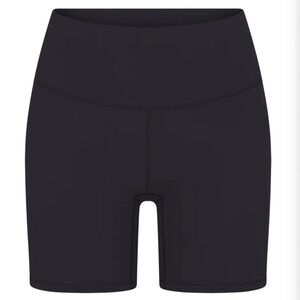 NWT SKIMS Fits Everybody High Waist Shorts: ONYX size small